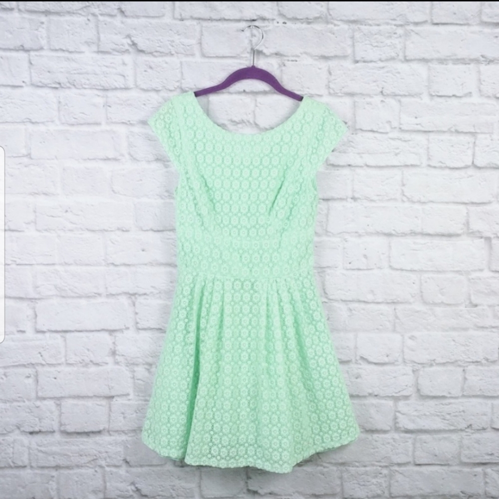 B. DARLIN TIFFANY GREEN SPRING DRESS